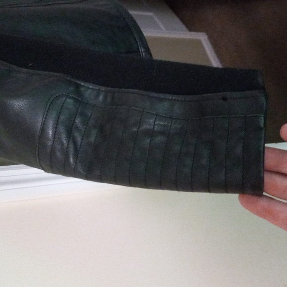 Woman's Bernardo leather coat - Picture 5 of 8